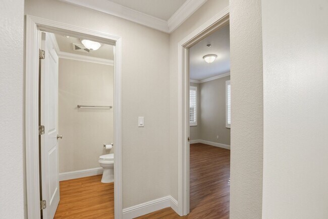 Building Photo - 4 Bed 3 Bath Single Family Home in Napa