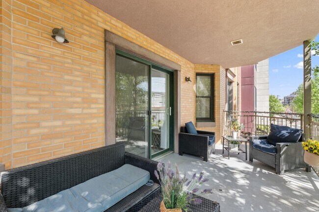 Building Photo - 920 Jefferson St