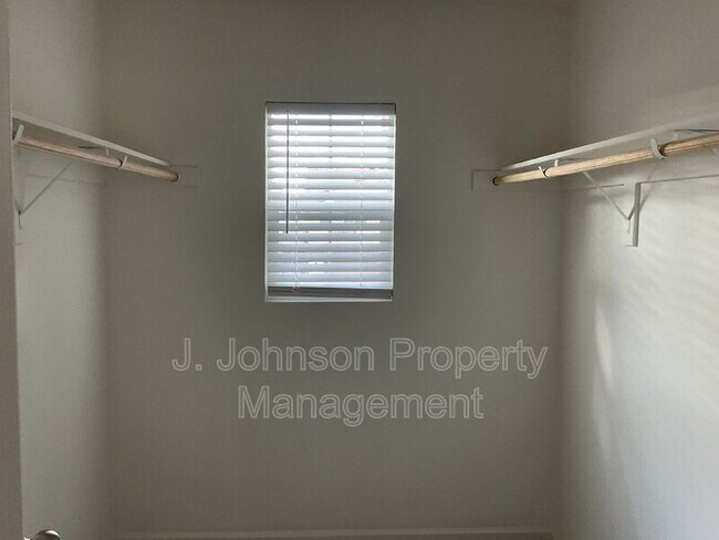 Building Photo - 470 Miwok Ln