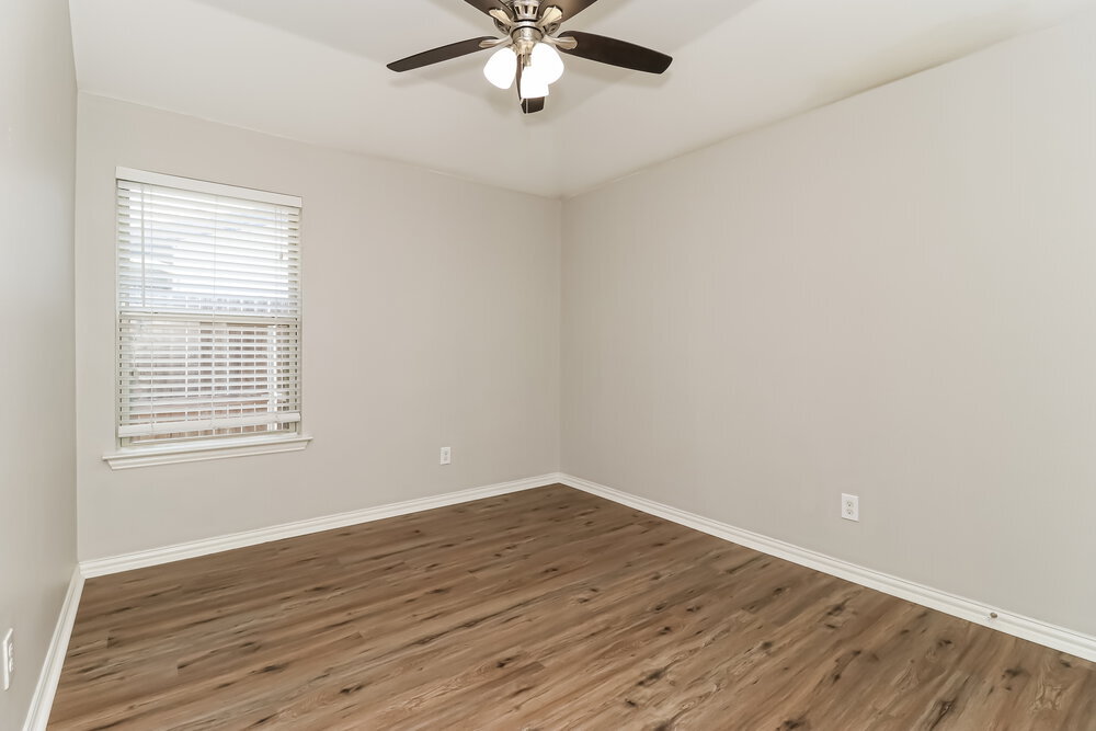 Building Photo - 319 W Little Creek Rd