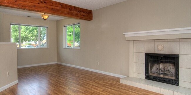 Building Photo - 676 Walden Cir