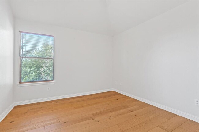 Building Photo - 2109 Petrified Forest Dr