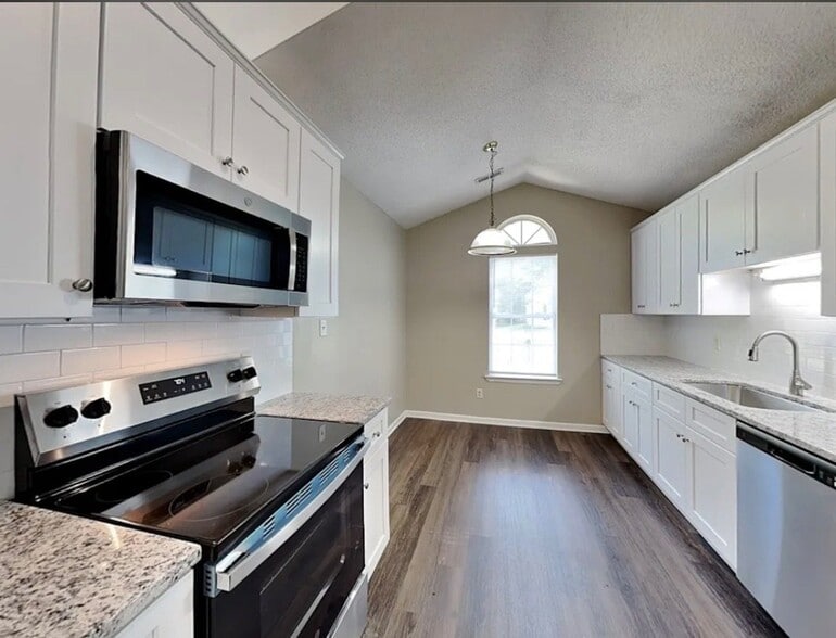Building Photo - 8731 Purple Thistle Ln