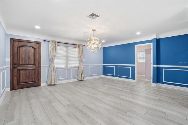 Building Photo - 2121 Park St N