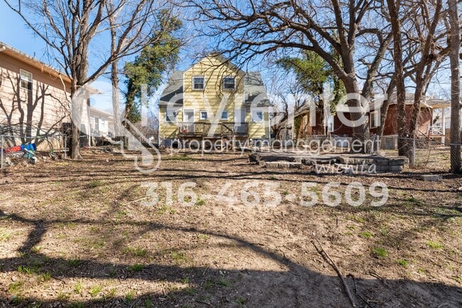 Building Photo - 1549 N Holyoke Ave