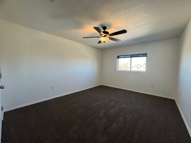 Building Photo - 516 E Reed St