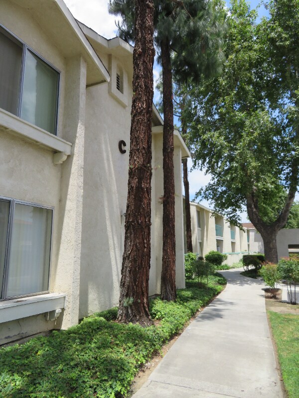 Building Photo - 6152 Stanton Ave