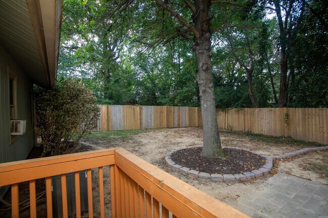 Building Photo - 14112 High Point Dr
