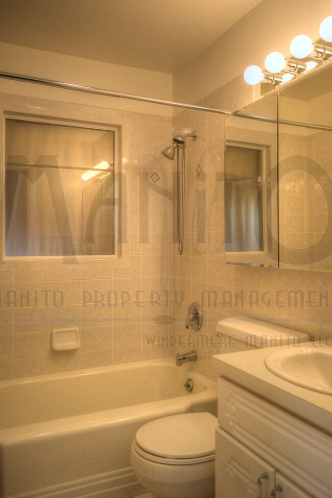 Building Photo - **COMING SOON** Spacious Hobby Home