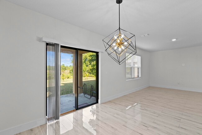 Building Photo - 6455 NW Castlebrook Ave