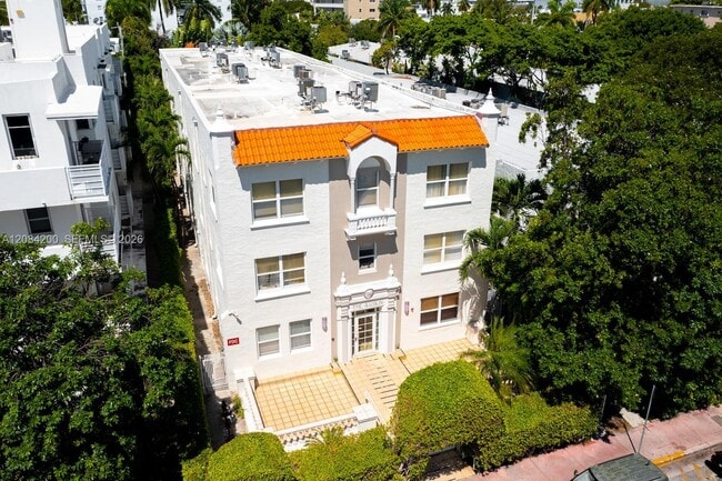 Building Photo - 1542 Drexel Ave