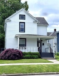 Building Photo - 303 7th St