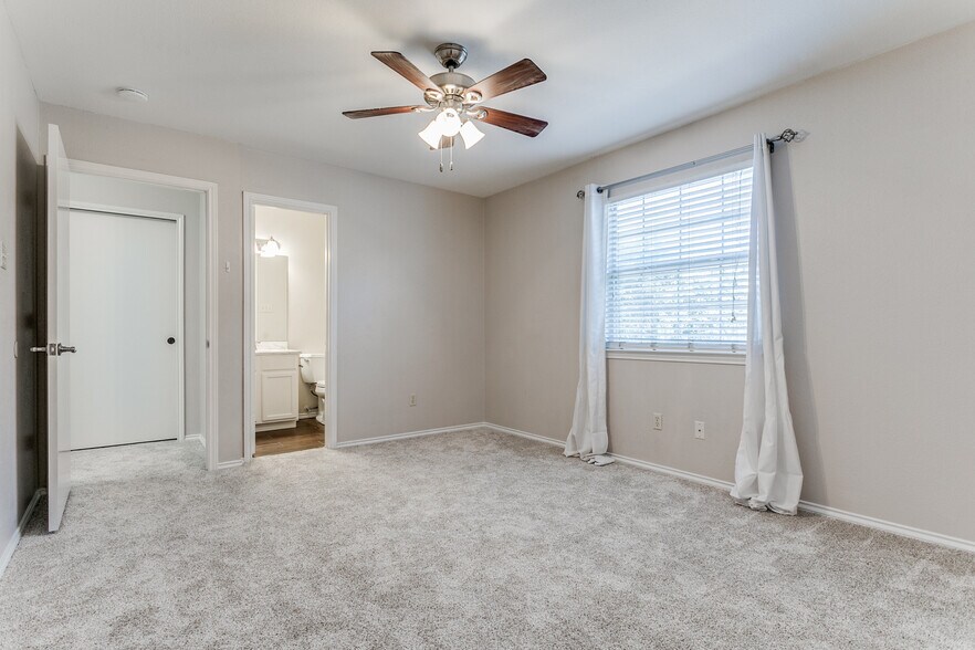 Building Photo - 8107 Rustic Park