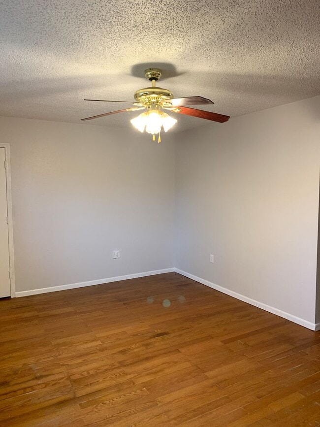 Building Photo - For Rent...4404 Wabash, Granite City