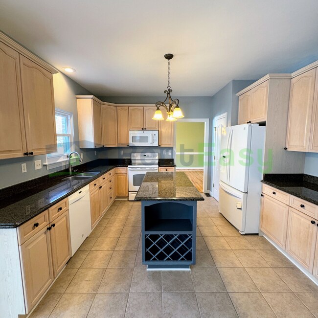 Building Photo - 1325 Meggett Dr