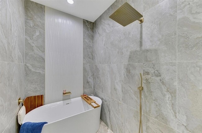 Building Photo - 2129 Lorraine Dr