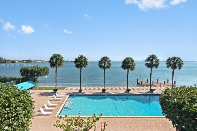 Building Photo - 3301 NE 5th Ave