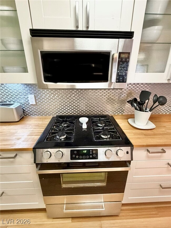 Building Photo - 2200 S Fort Apache Rd