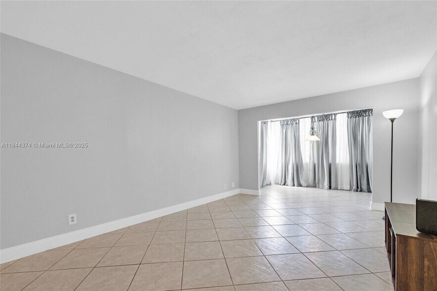 Building Photo - 6600 Cypress Rd