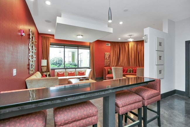 Building Photo - 799 Hammond Dr