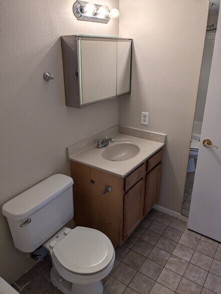 Building Photo - 5436 W Sheena Dr