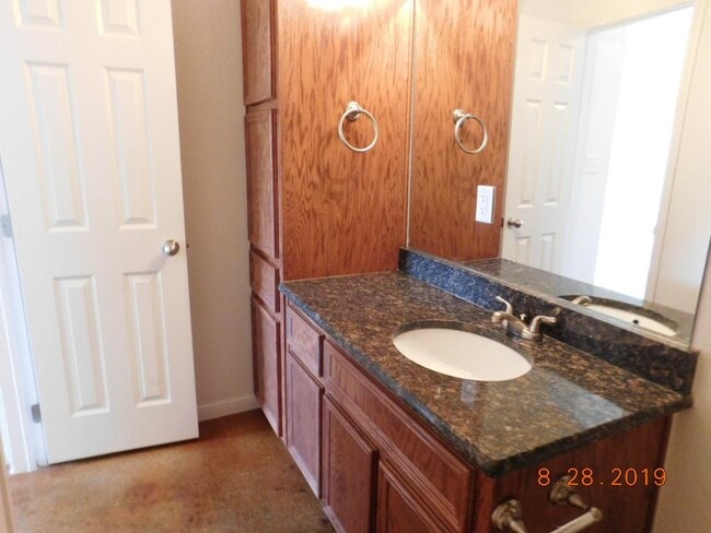 Building Photo - 1202 Cavalry Ln