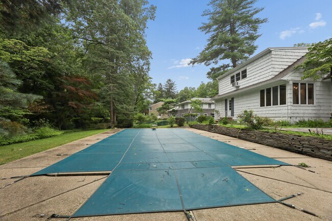 Building Photo - 26 Glenwood Rd
