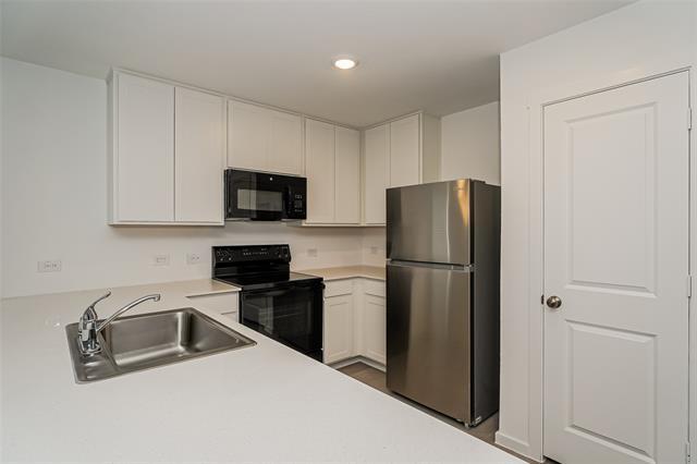 Building Photo - 1124 Tufted Dr