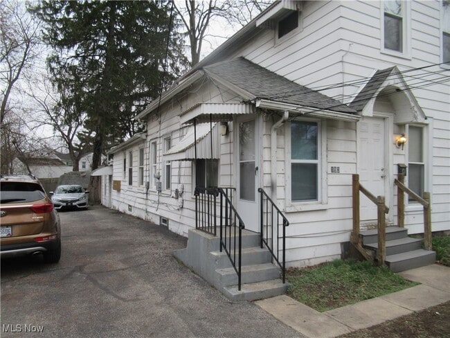 Primary Photo - 193 Columbus St
