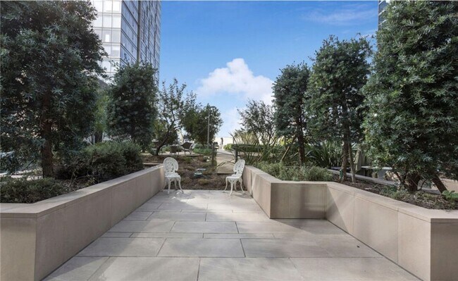 Building Photo - 877 Francisco St