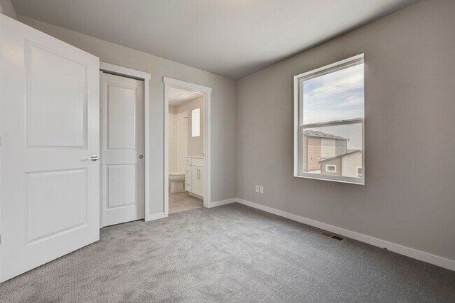 Building Photo - 8714 Vaunt Ct