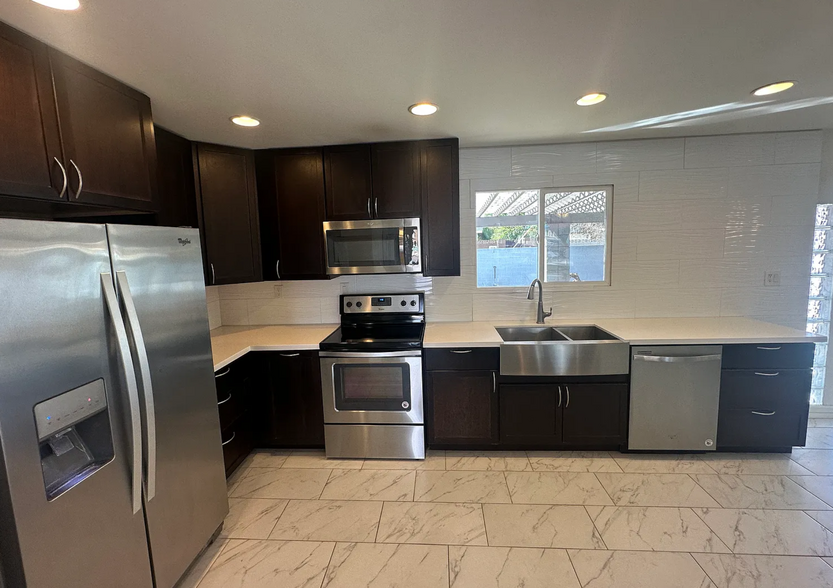 Building Photo - 111 E Pebble Beach Dr