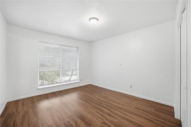 Building Photo - 334 Valley Park Dr