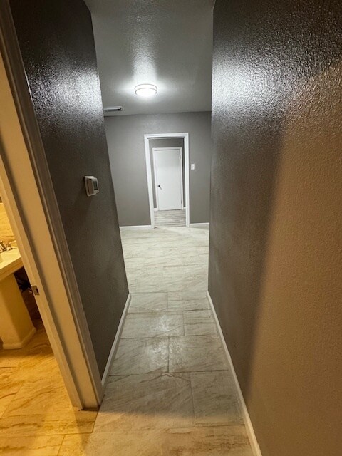 Building Photo - 1510 E Hattie St