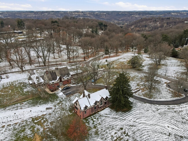 Building Photo - 1 Fox Hill Dr