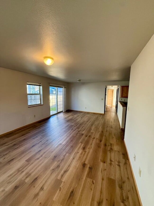 Building Photo - 726 Meagher Ave