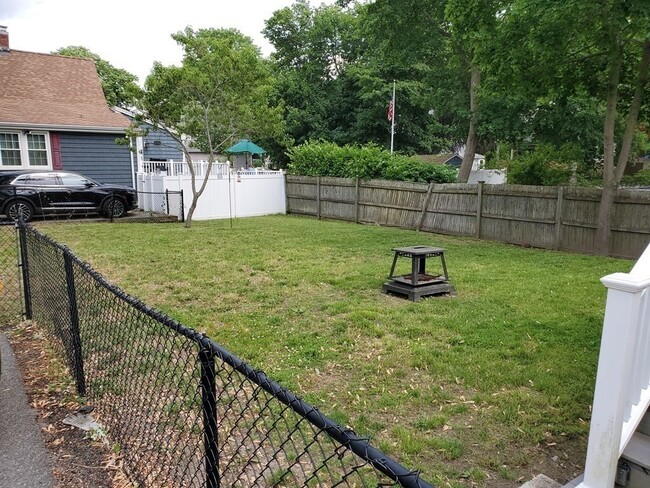 Building Photo - 112 Front St