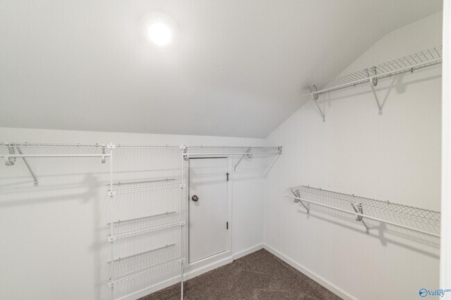 Building Photo - 15036 Lakeside Trail SW