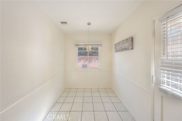 Building Photo - 414 University Ave