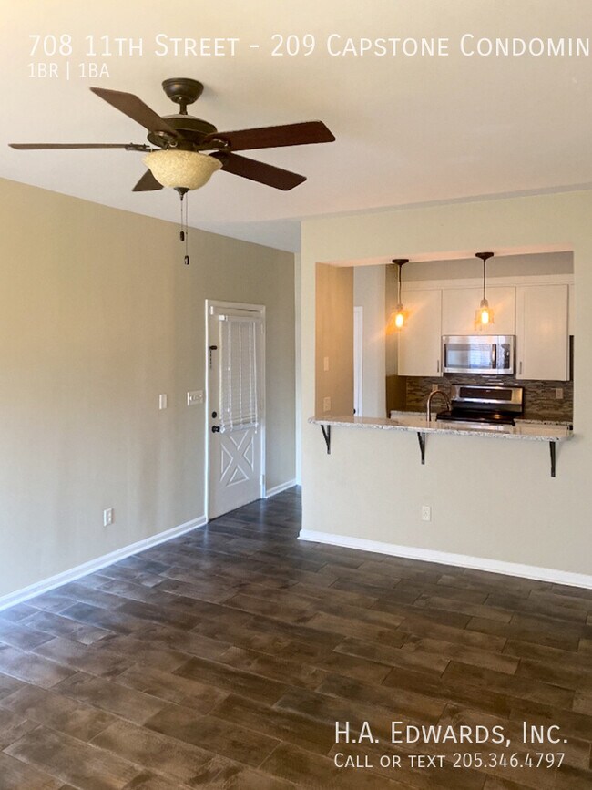 Building Photo - 708 11th St