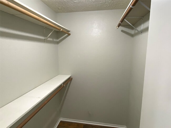 Building Photo - 302 El Toro Ln