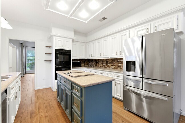 Building Photo - 5626 Spring Lodge Dr