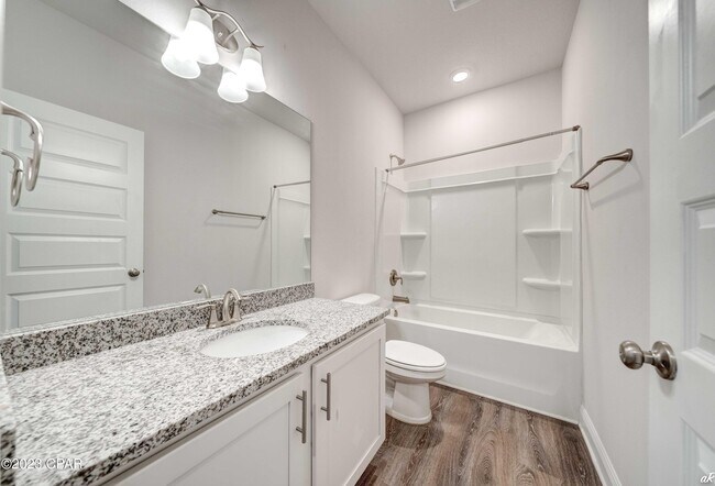 Building Photo - 204 Martingale Lp