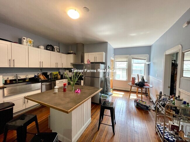 Building Photo - 220 Prospect St