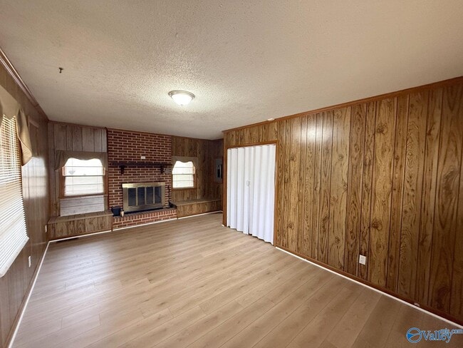 Building Photo - 2106 NW Sullivan Rd