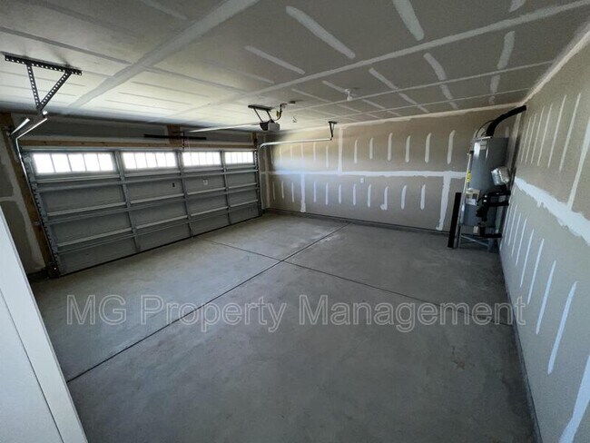 Building Photo - 1401 Woodhouse Dr