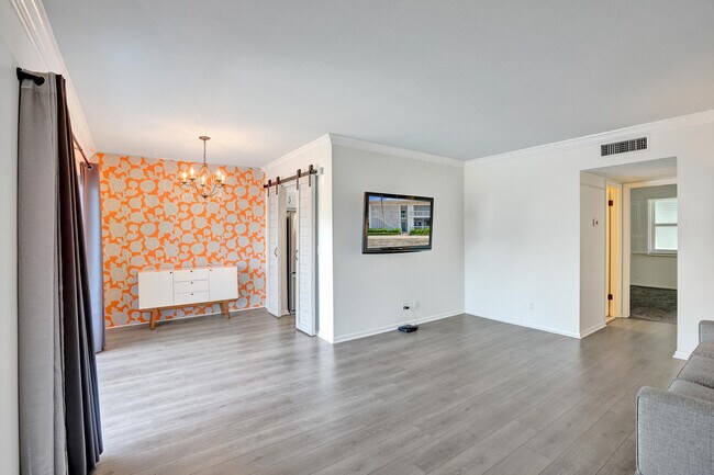 Building Photo - 4201 S Ocean Blvd