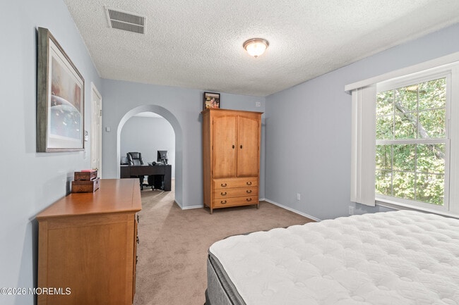 Building Photo - 39 Gimbel Pl