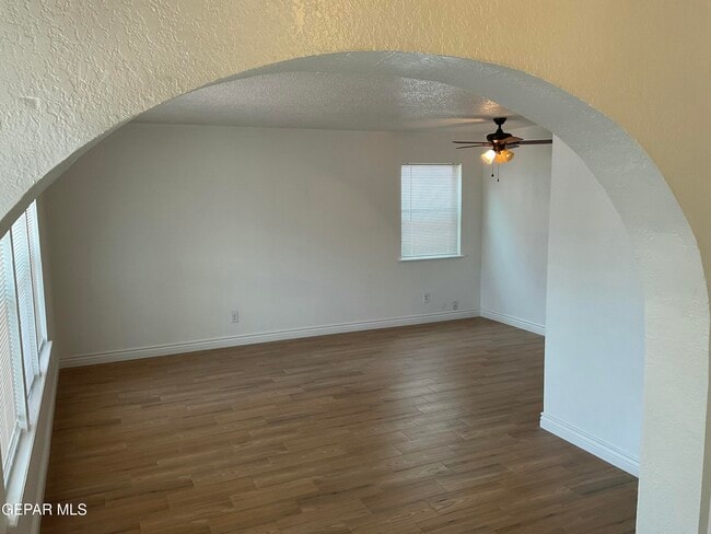 Building Photo - 335 Flynn Dr