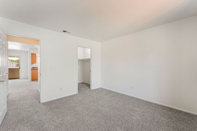 Building Photo - 7300 W Pirates Cove Rd